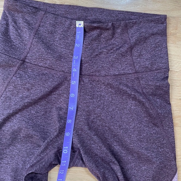Old Navy Active Elevate ColorBlock Leggings Size Medium in Excellent Condition - Picture 11 of 11